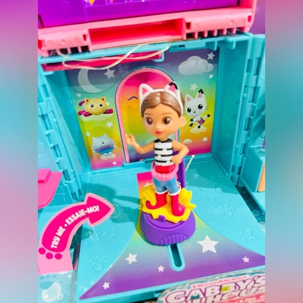 Gabby’s Dollhouse, Rainbow Closet Portable Playset with a Gabby Doll